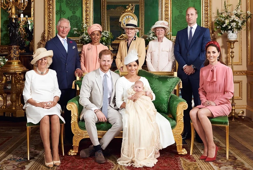 Caça às bruxas: a perseguição midiática de Diana a Meghan Markle